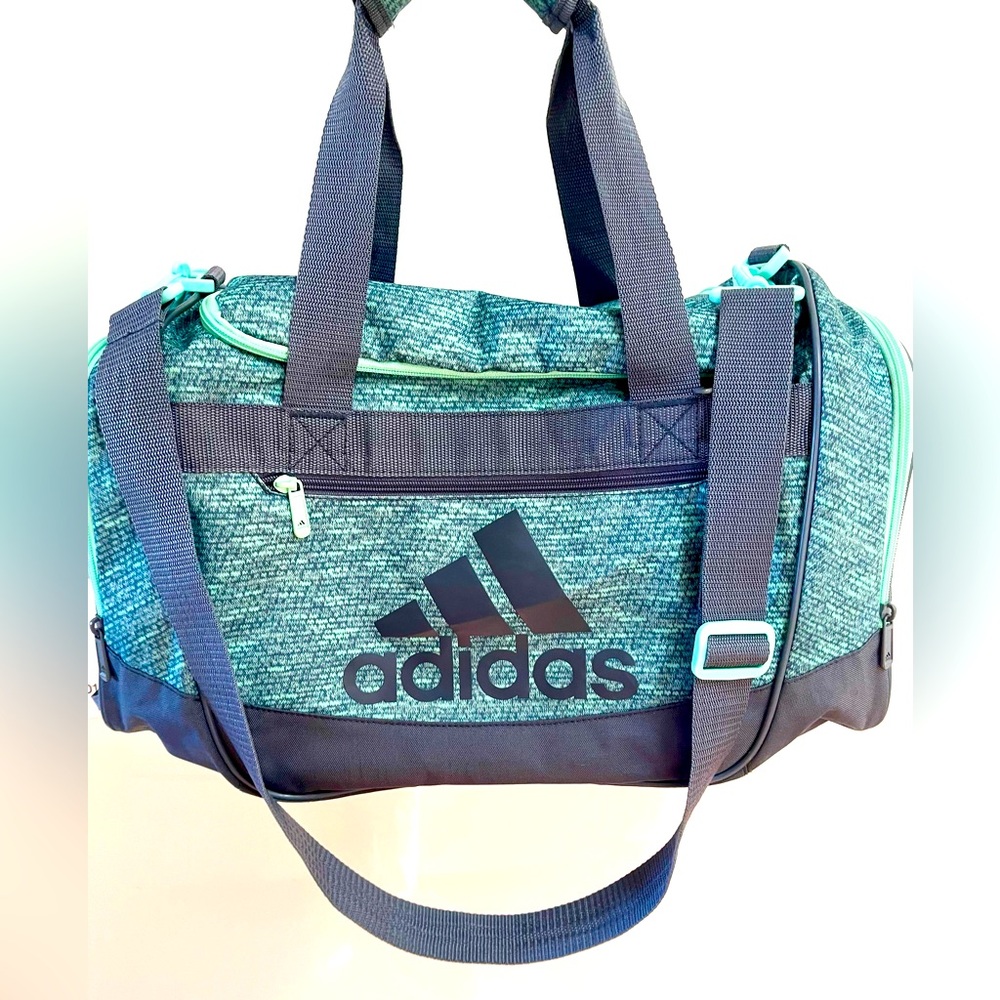 Adidas sports/travel bag 🔥 Stellar condition.